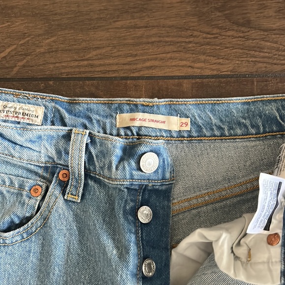women’s levi jeans - Picture 2 of 4